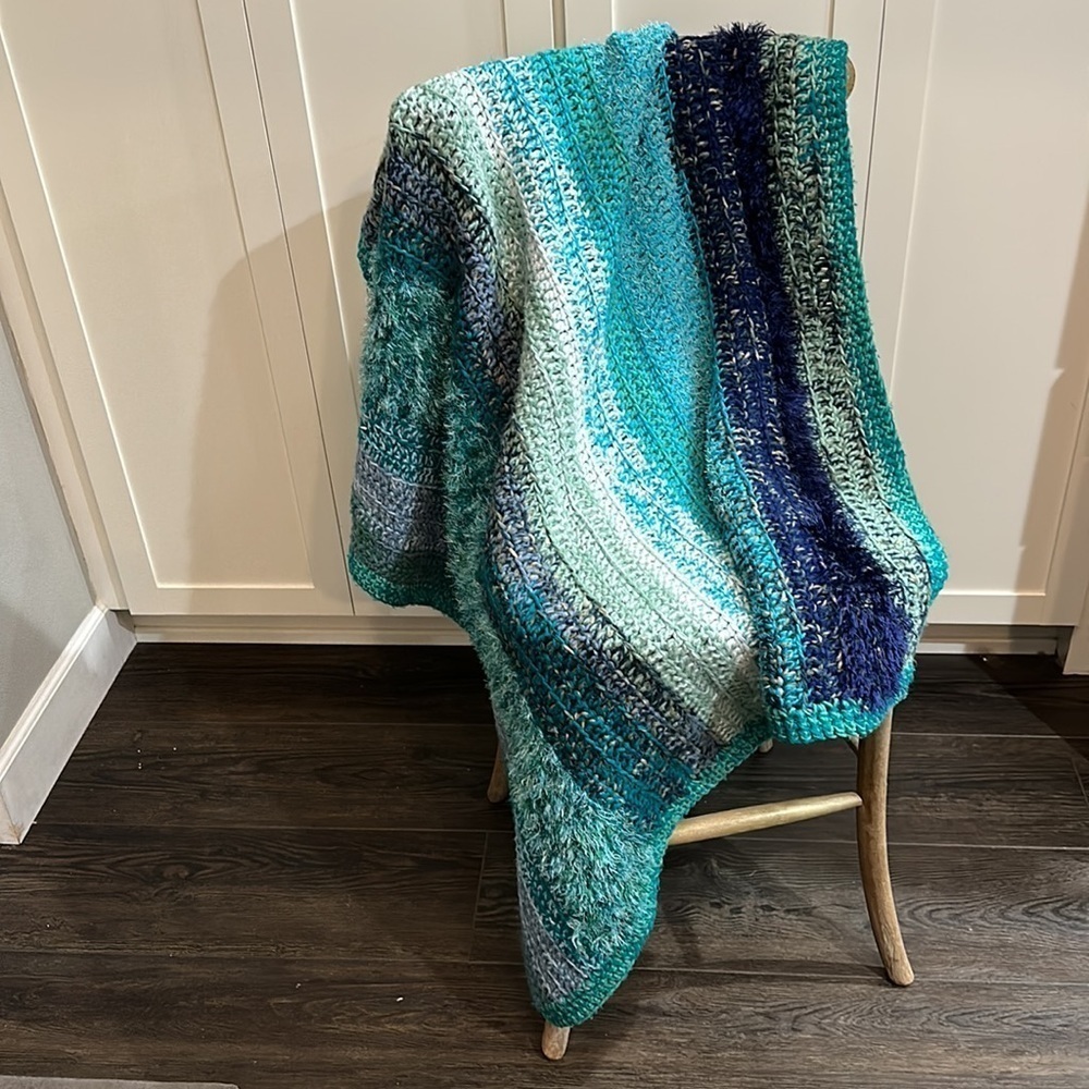 Hand made crocheted striped shades of blue heavy knit throw small blanket - Picture 7 of 7
